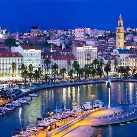 Camino Split - Apartment Near Mall Of Split Bagian luar foto