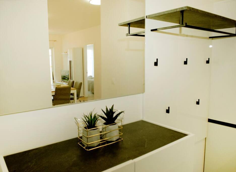 Camino Split - Apartment Near Mall Of Split Bagian luar foto